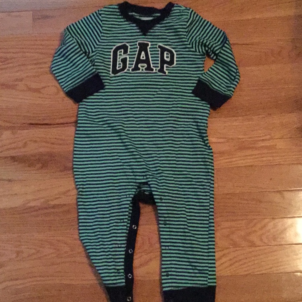 NWOT 18-24M baby Gap one piece outfit
